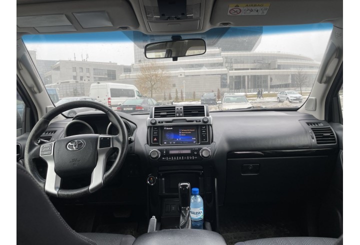 автомобиль легковой